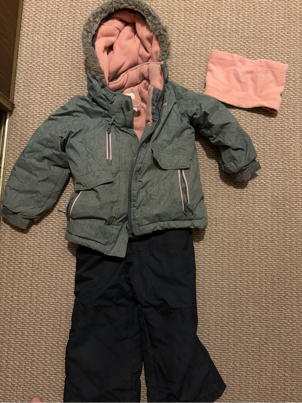 Girls 4T OshKosh B'gosh snowsuit